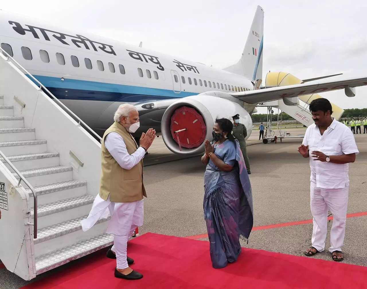 PM arrives in Hyderabad