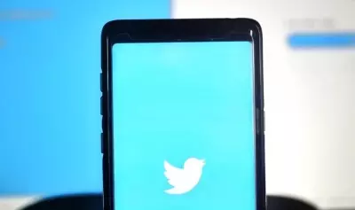 Twitter tells employees to refrain from posting on Musk deal