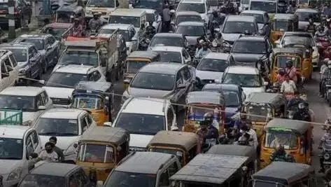 Musi flood fury throws traffic out of gear in Hyderabad