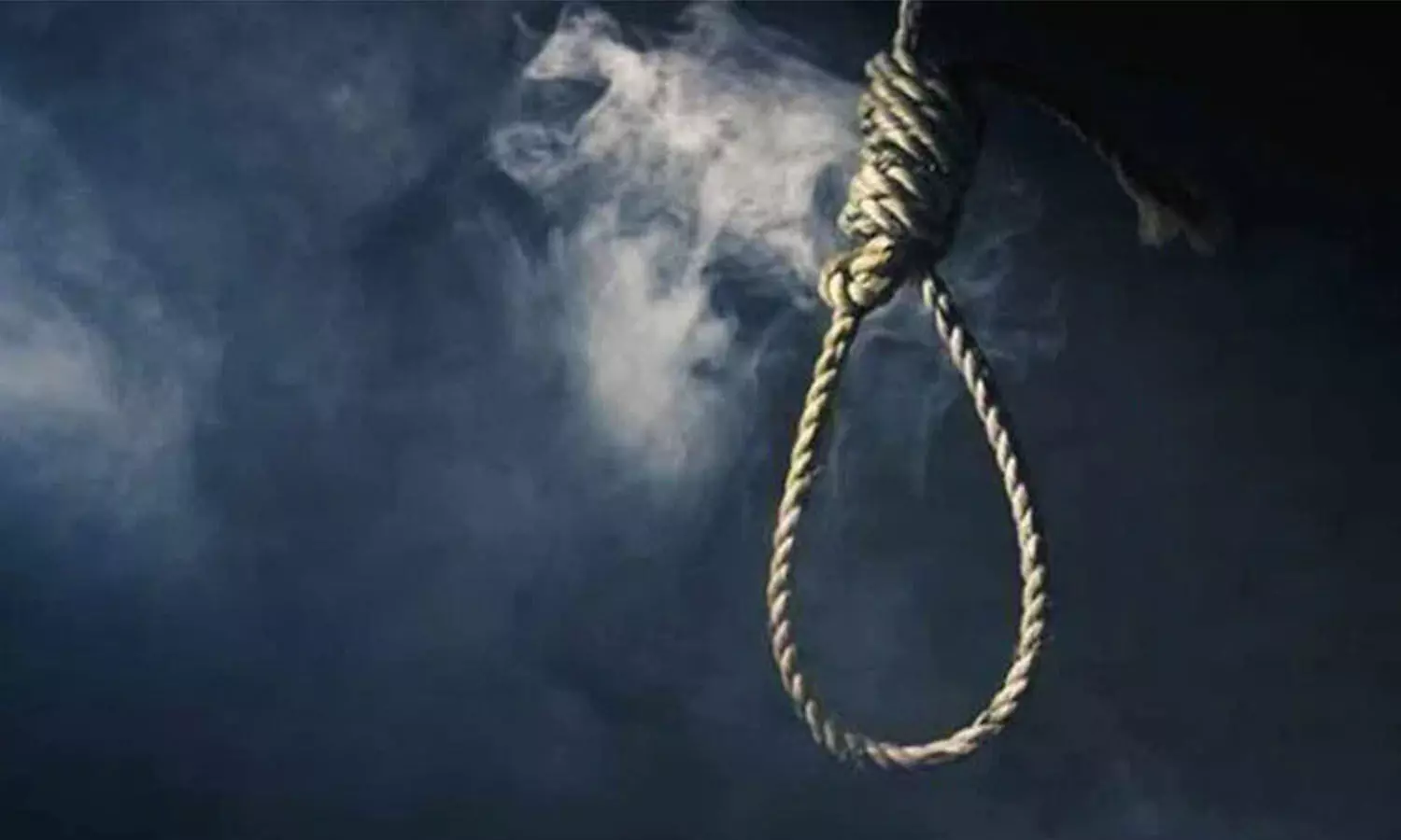 Man kills wife, two kids, hangs himself