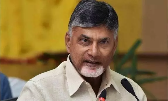 Naidu meets Gandhi in LV Prasad Hospital, slams YSRCP for attack