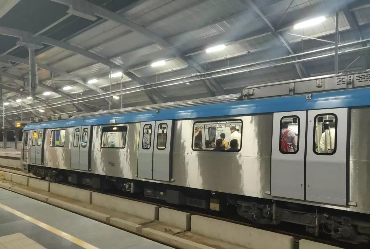 Hyderabad Metro ferries  record 4 lakh people on Ganesh immersion day