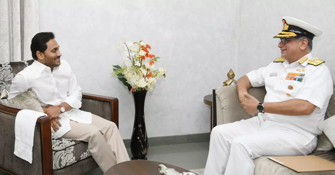 Vice Admiral of Eastern Naval Command calls on YS Jagan