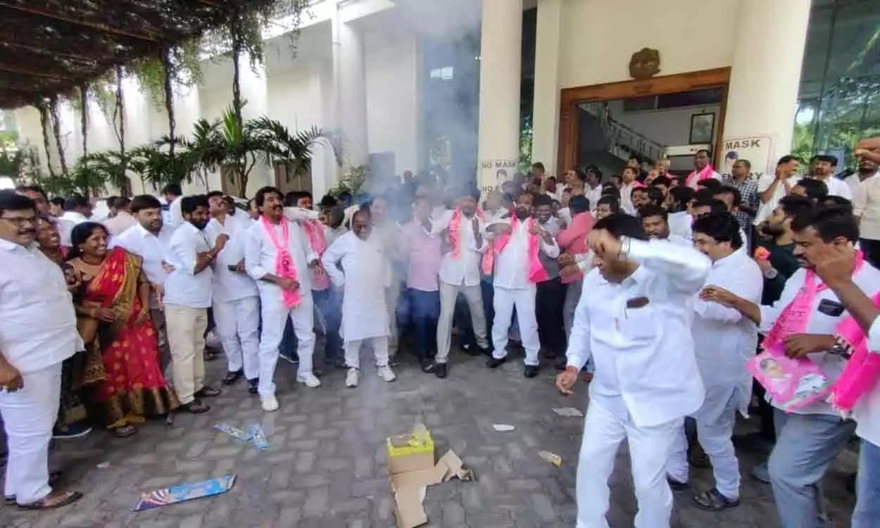 Munugode euphoria: Celebrations begin at Telangana Bhavan