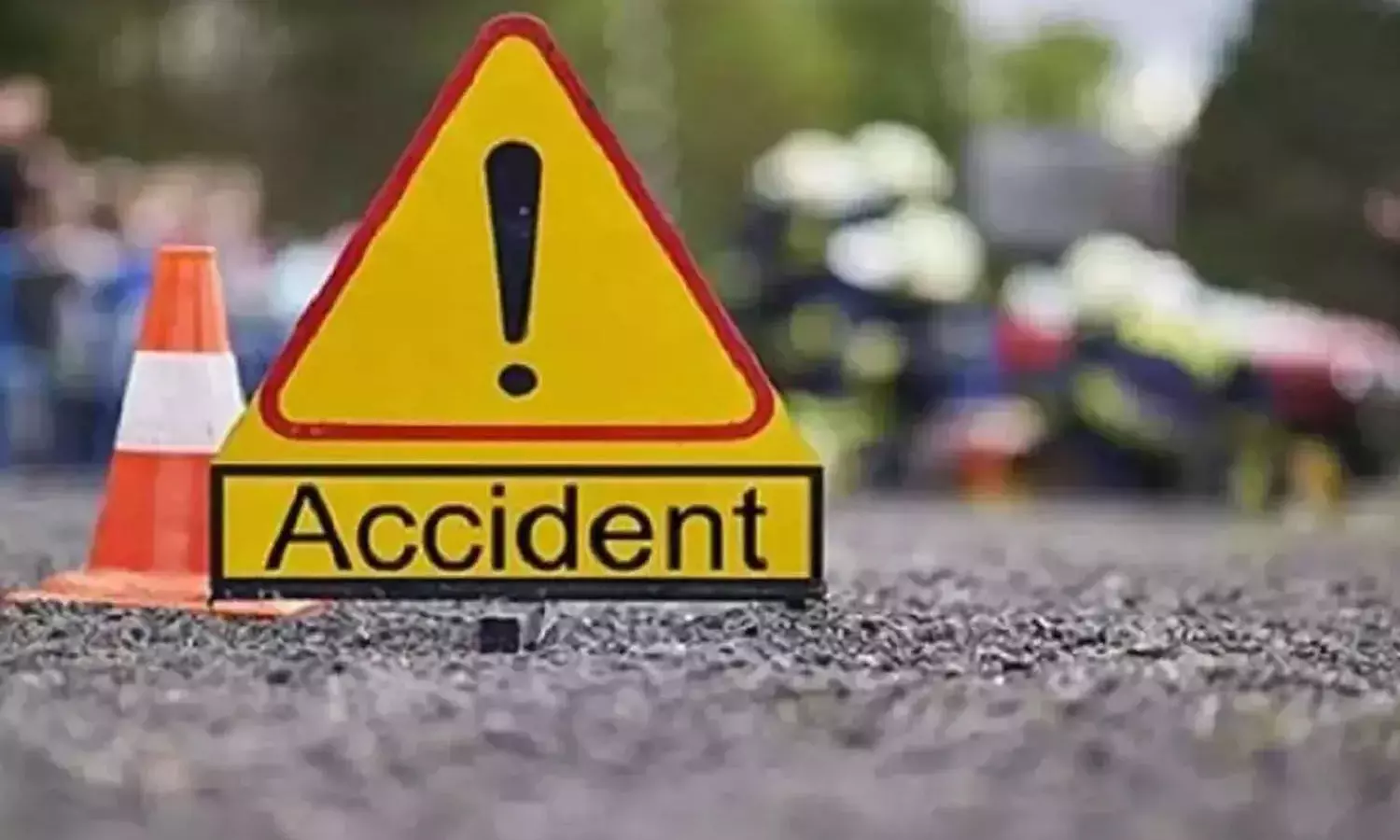 Toofan vehicle rams into a parked lorry in Pileru, four dead and six injured