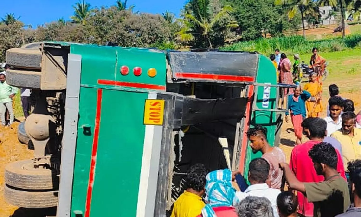 Close shave for passengers as APSRTC bus overturns in Chittoor
