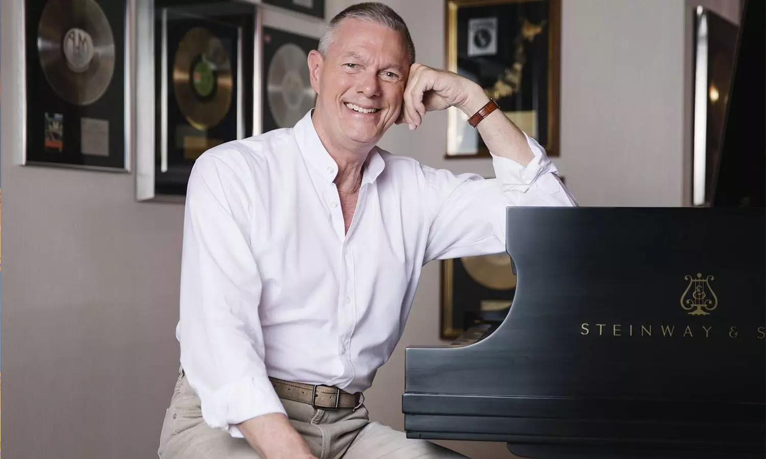 Richard Carpenter sings Keeravanis favourite song after the Oscars