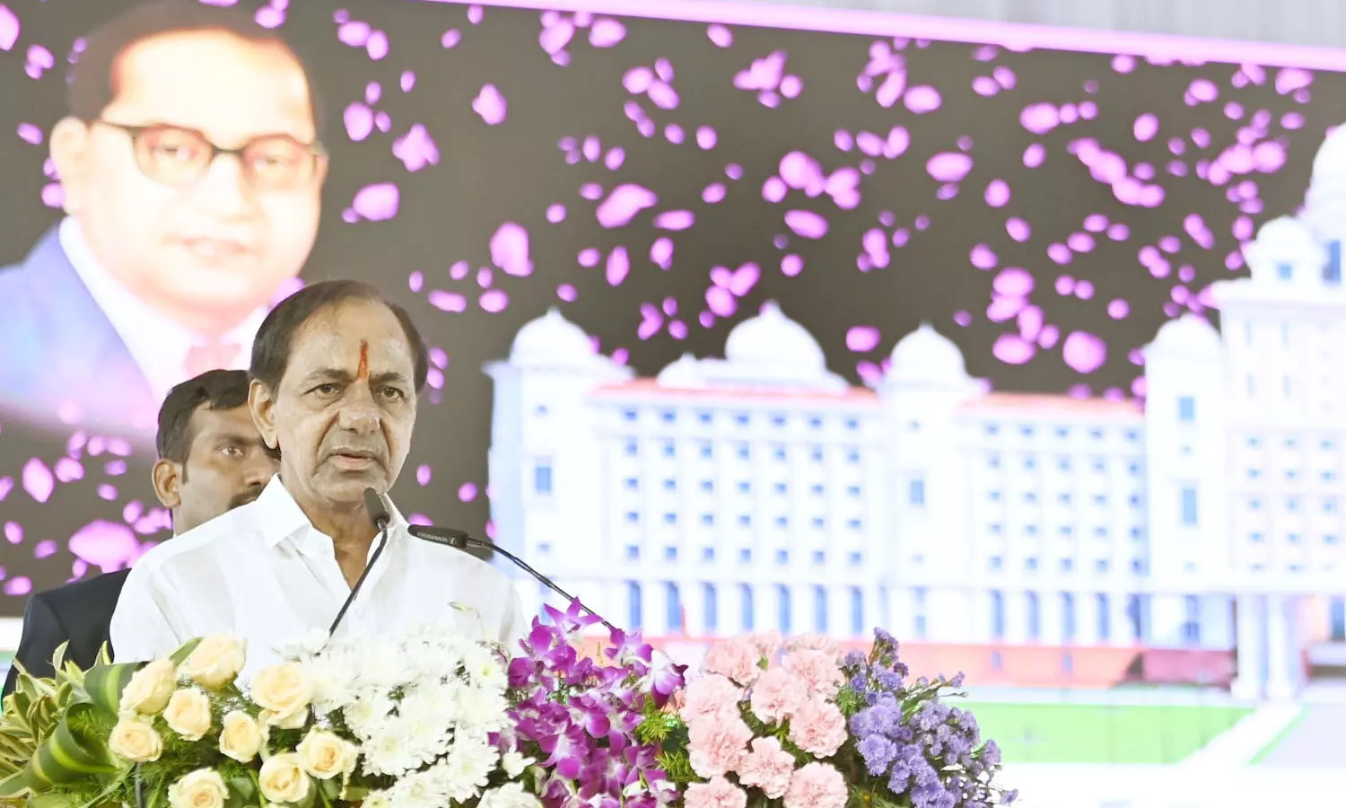 KCR’s greetings on International Workers Day, lists out Telangana’s welfare schemes for labour