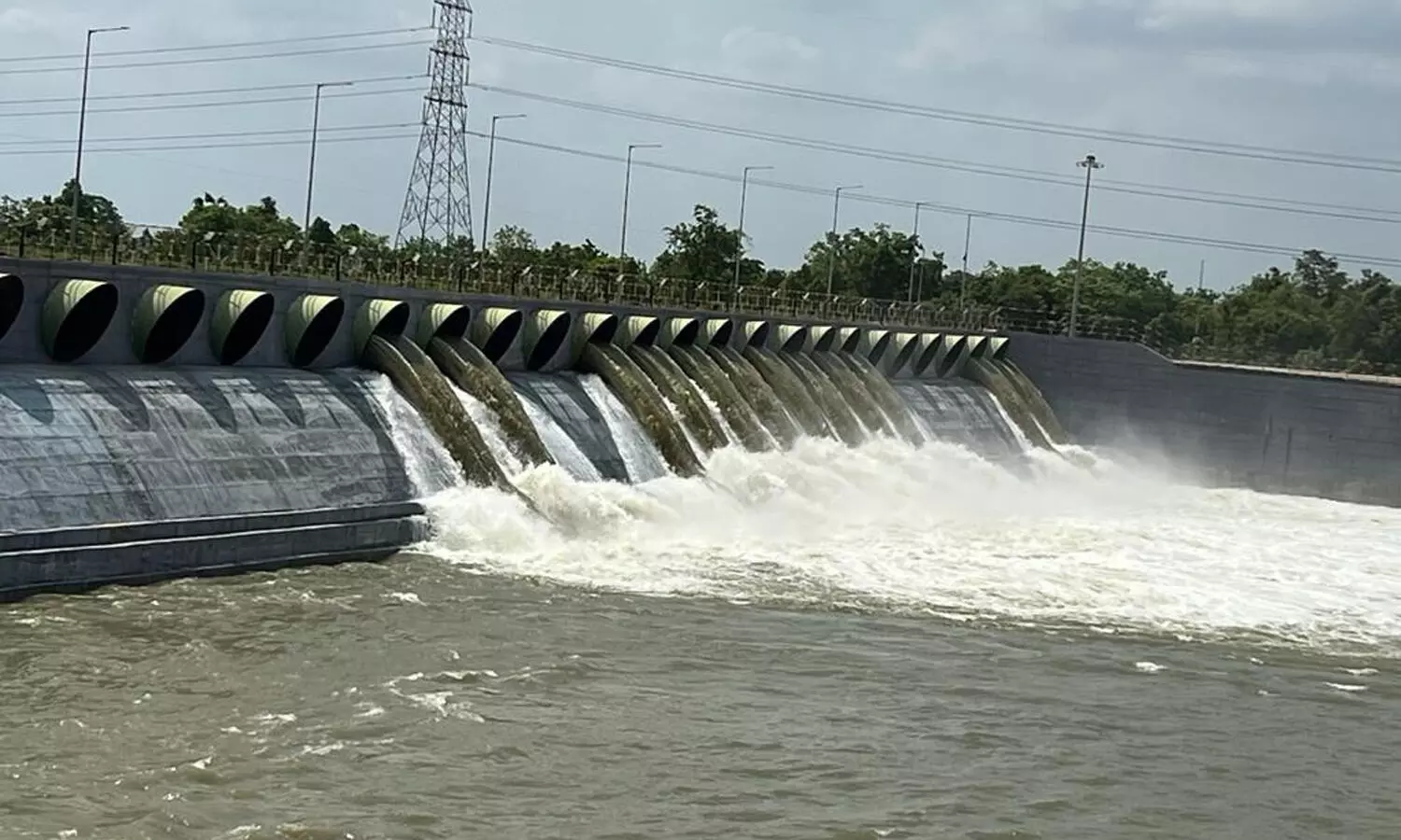 Kaleshwaram to the rescue: Pumps roar to irrigate 18 lakh acres under SRSP and Nizamsagar