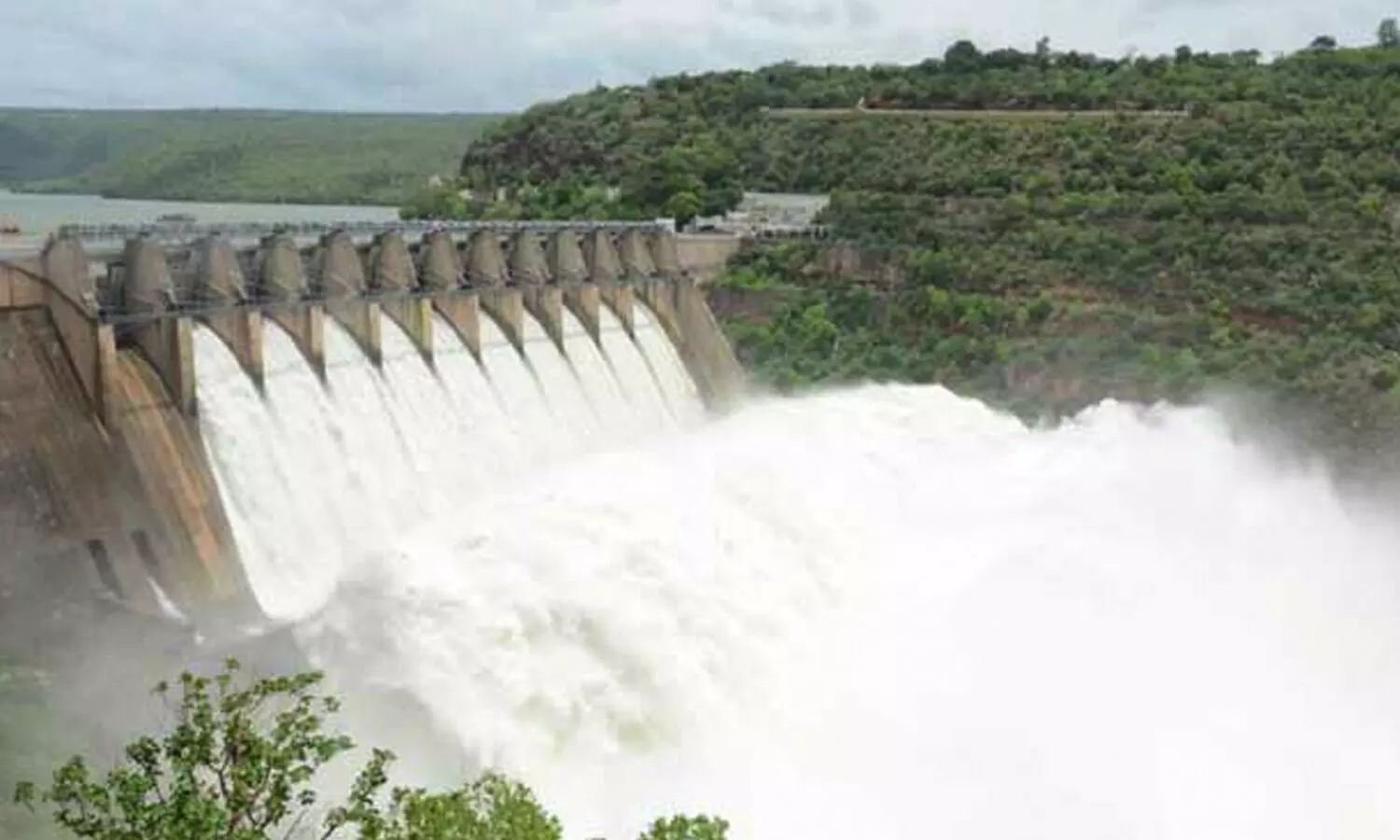 Police receive bizarre complaint of water theft from Srisailam Reservoir