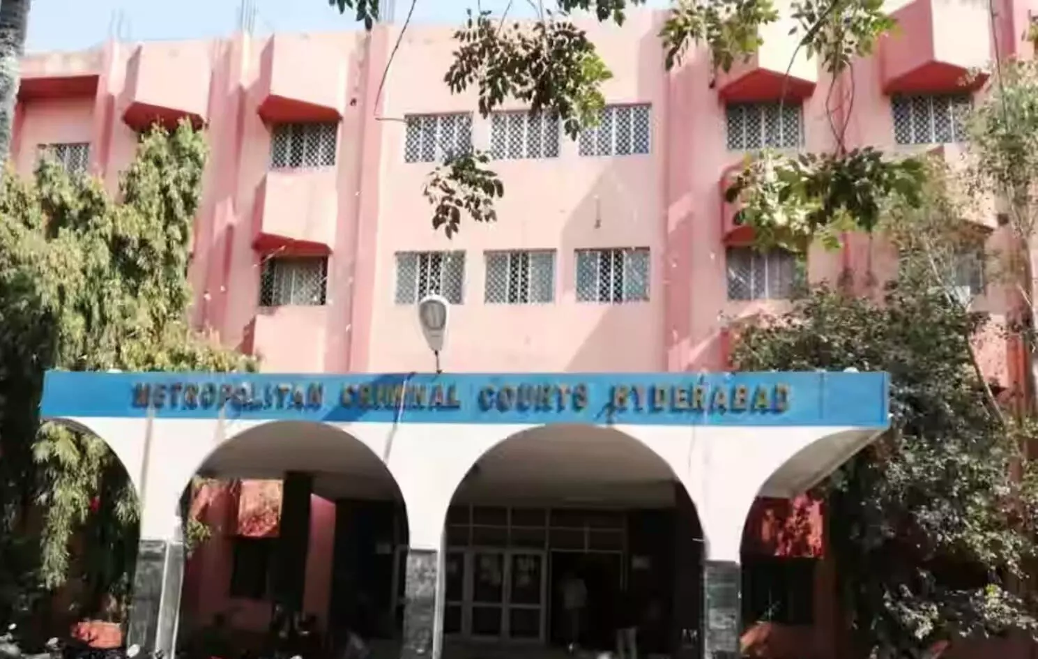 Man attempts suicide on Nampally court premises