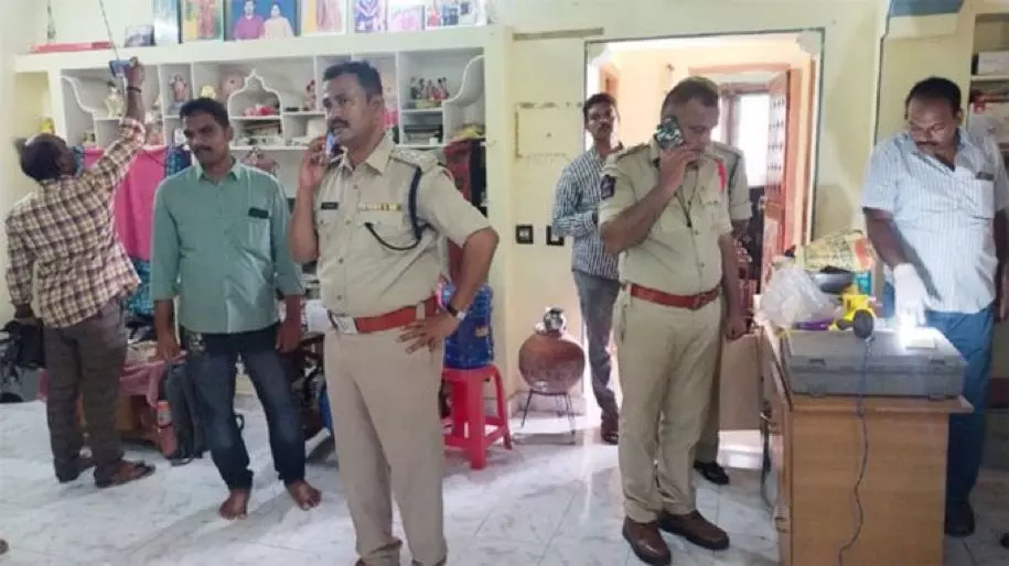 Head constable steals pistol from station, shoots wife, kids, dies by suicide