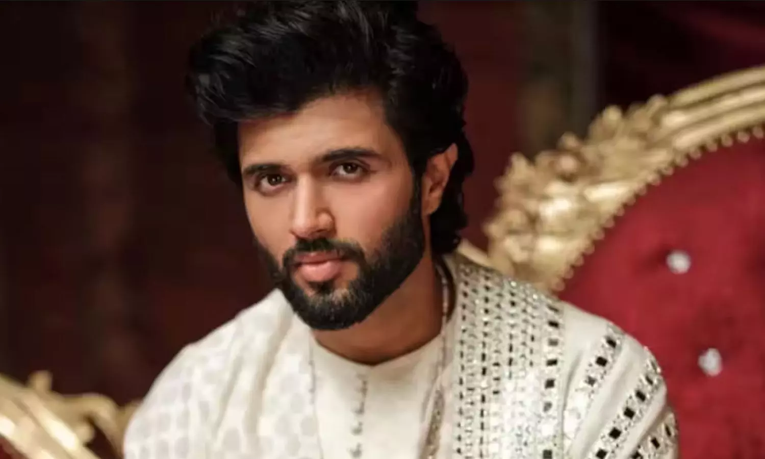 Vijay Deverakonda takes a shocking decision resulting in change in his lineup!