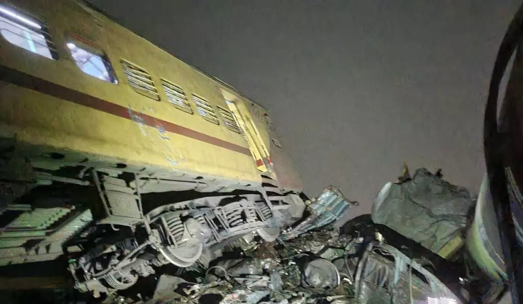 6 killed, many injured in collision of two trains near Visakhapatnam