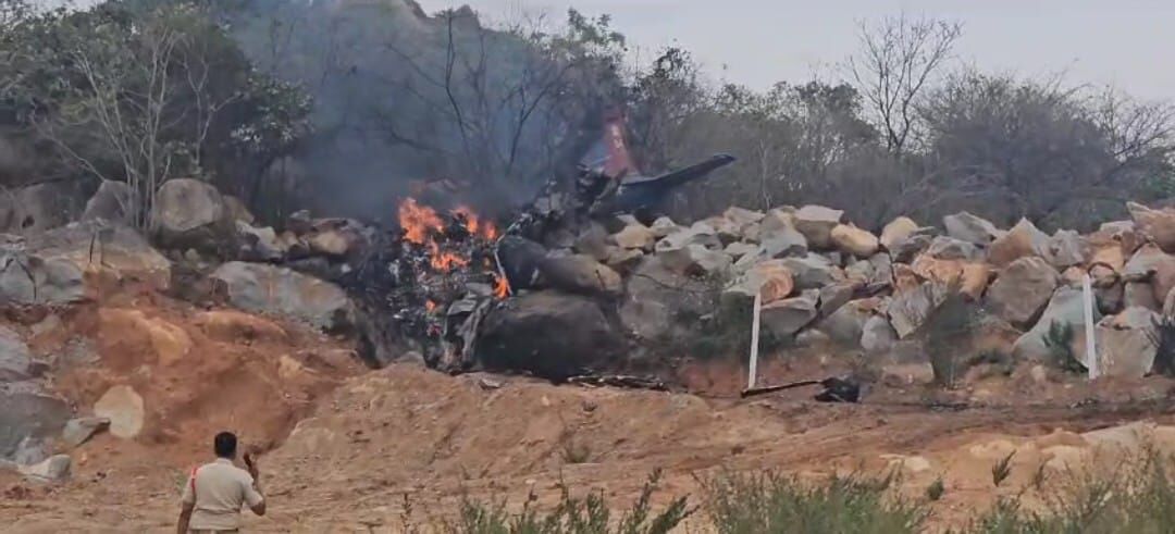 Two Pilots Including a Vietnamese Killed in India Air Force Crash