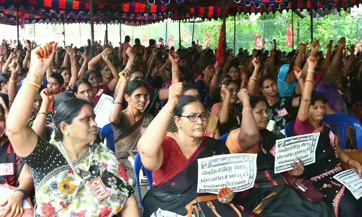 Stalemate continues on demands of Anganwadi workers, municipal staff in AP