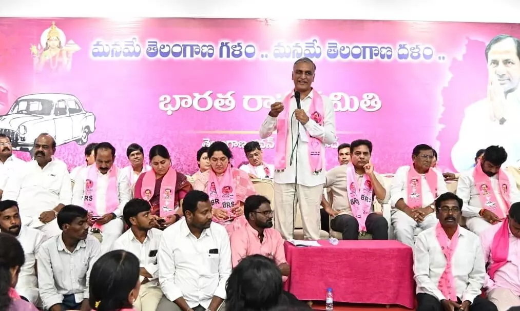 “Can Congresss new policy give 48 hours of power per day?” Harish Rao jibes, says legal sell to protect cadre