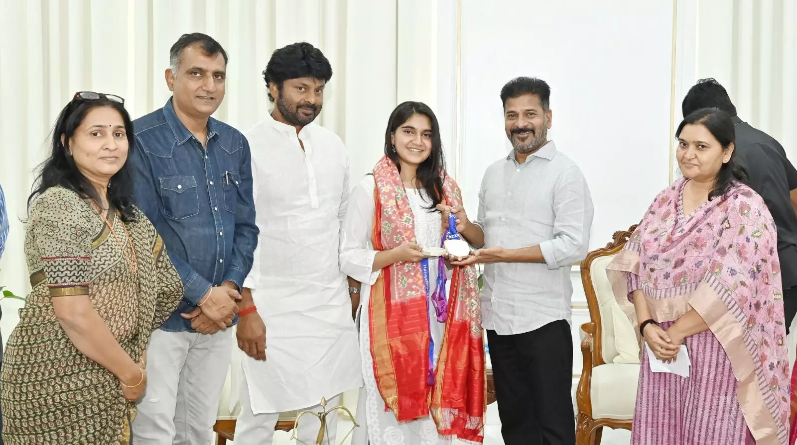 Revanth Reddy meets Arjuna awardees, Asian Games medallists, to address challenges faced by sportspersons