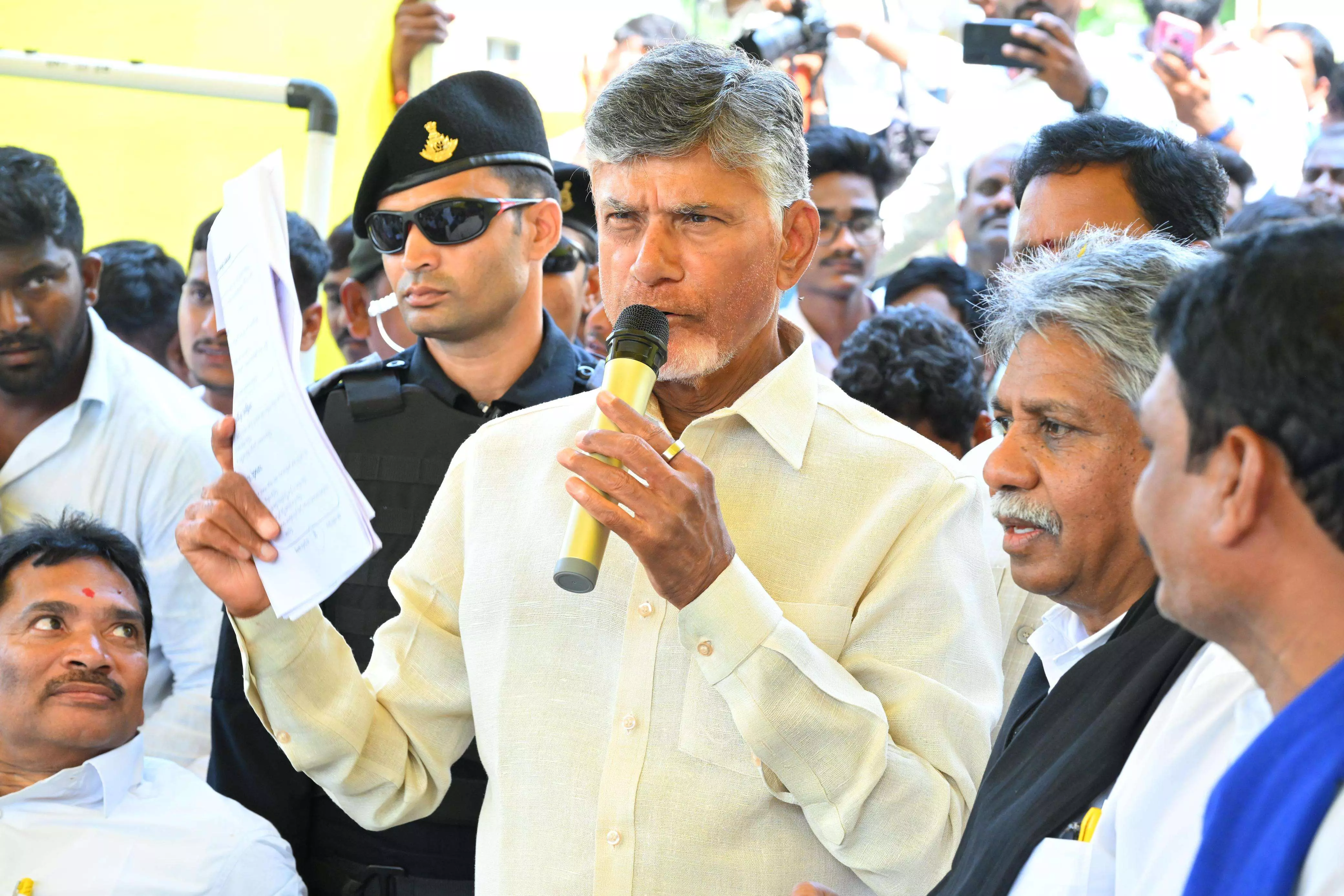 Chandrababu Naidu announces Rs 6,000 pension for differently abled, condemns burning of TDP office in Palnadu