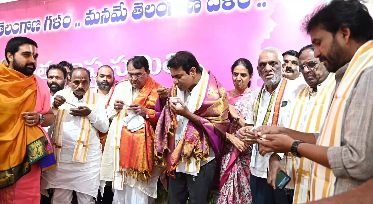 Priests predict successful year for KTR on Ugadi, victory in next elections