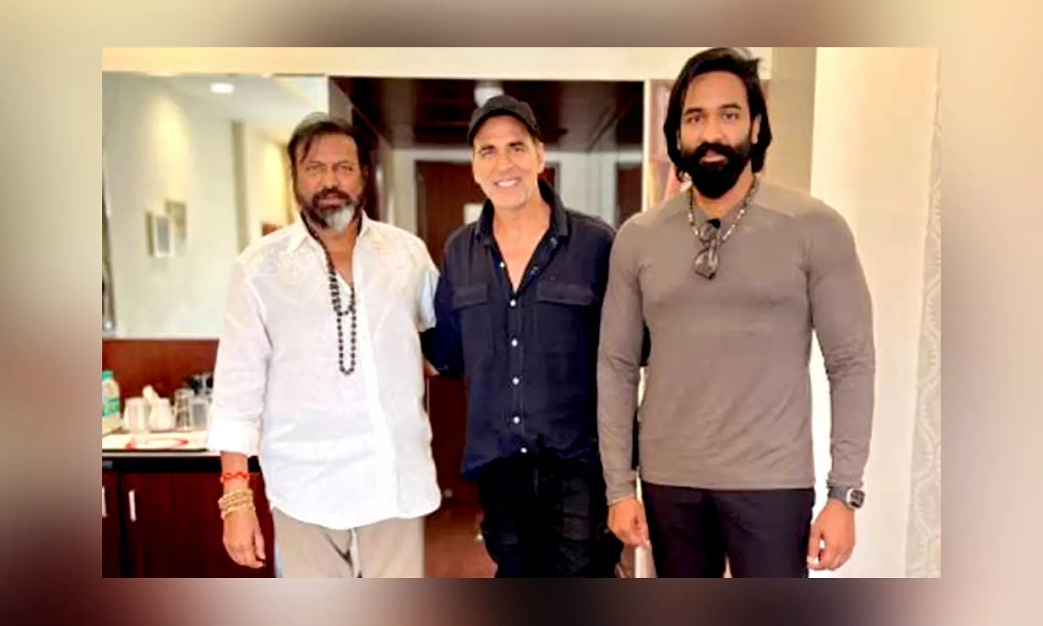 Akshay Kumar to mark Telugu debut with Vishnus Kannappa